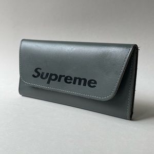 Quality grey vinyl SUPREME wallet pocketbook NWOT